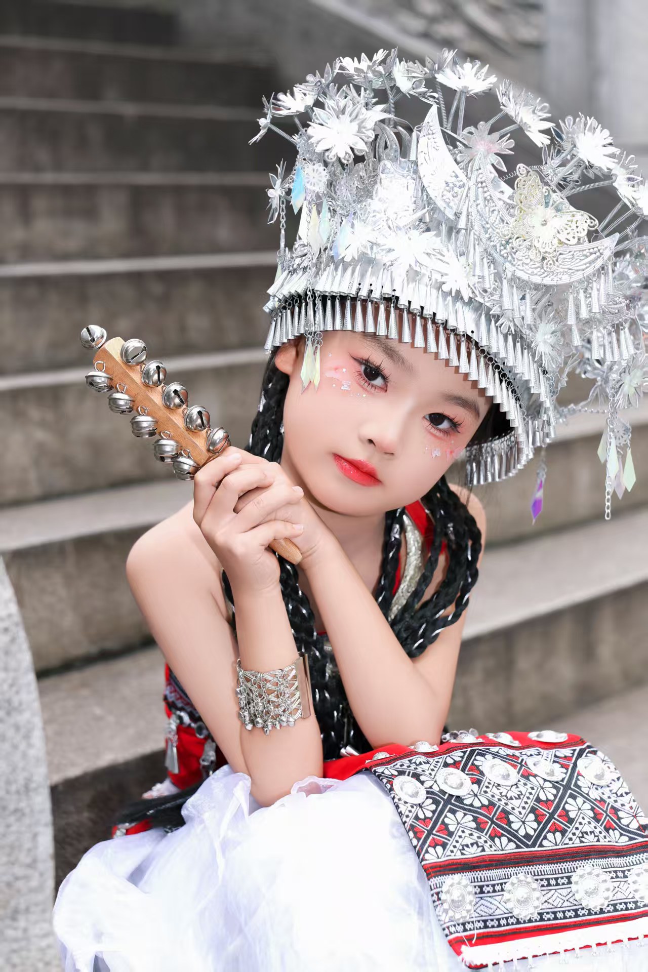 红色苗族（小朋友） 客片 1