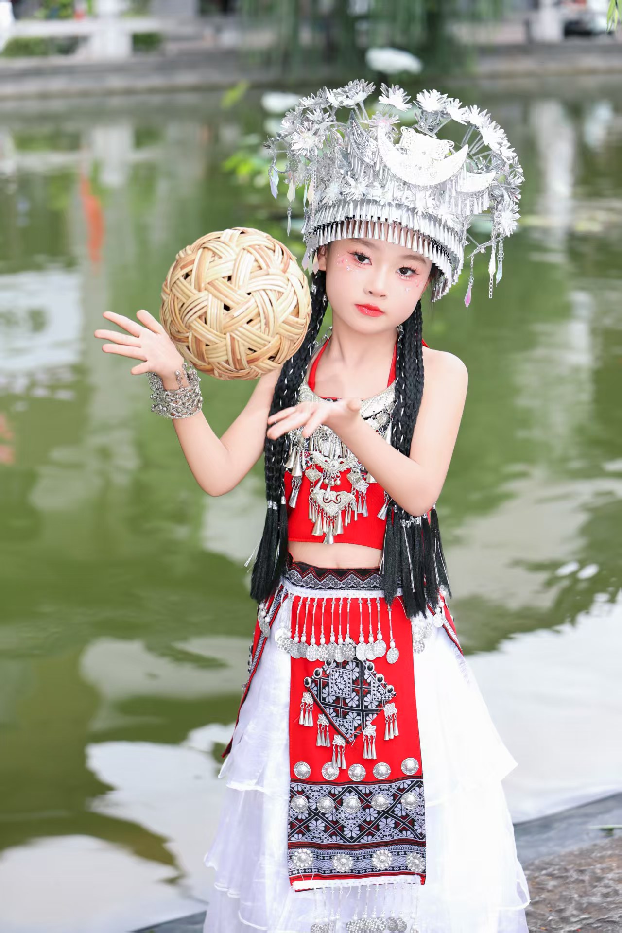 红色苗族（小朋友） 客片 2