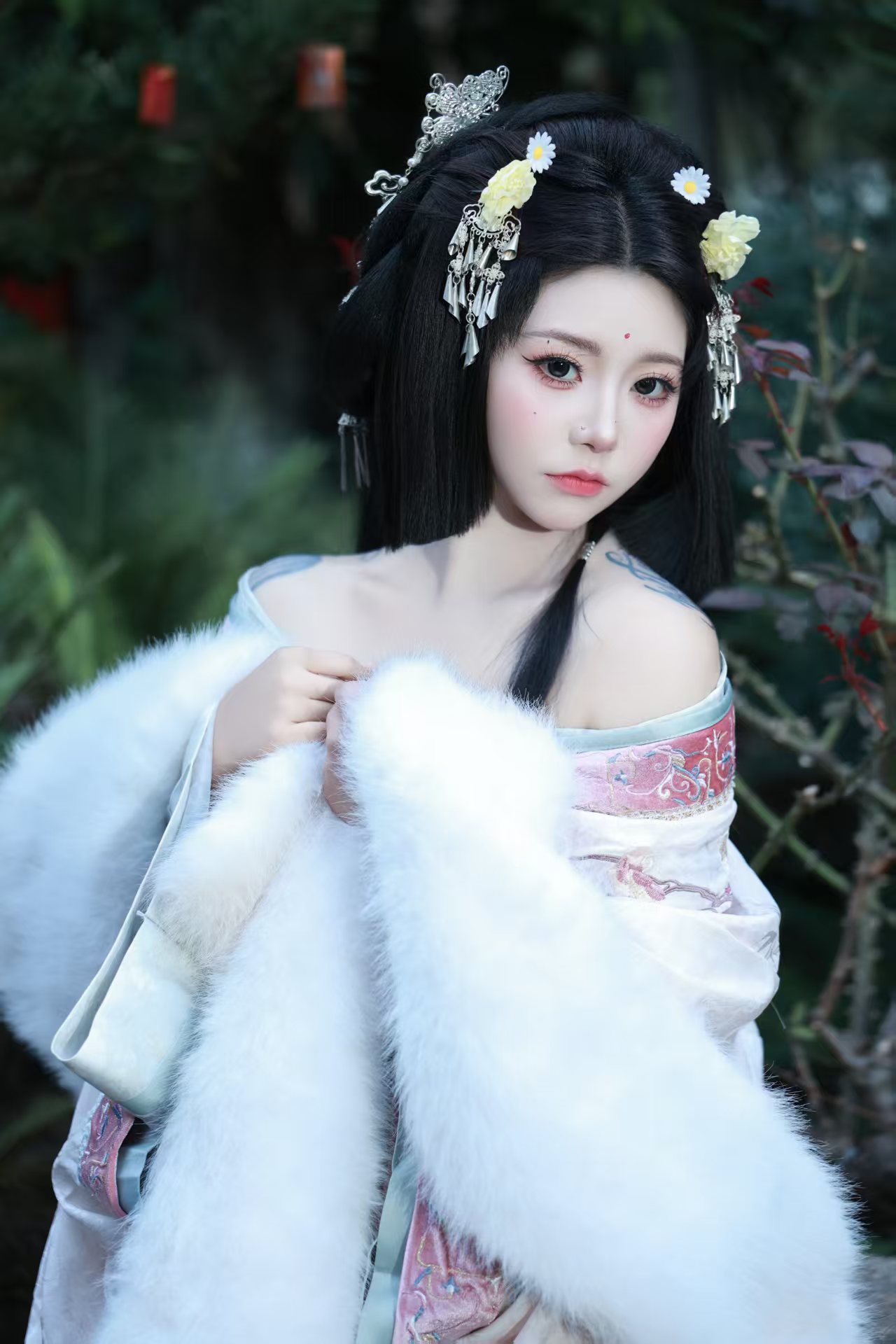 白色小唯 客片 2