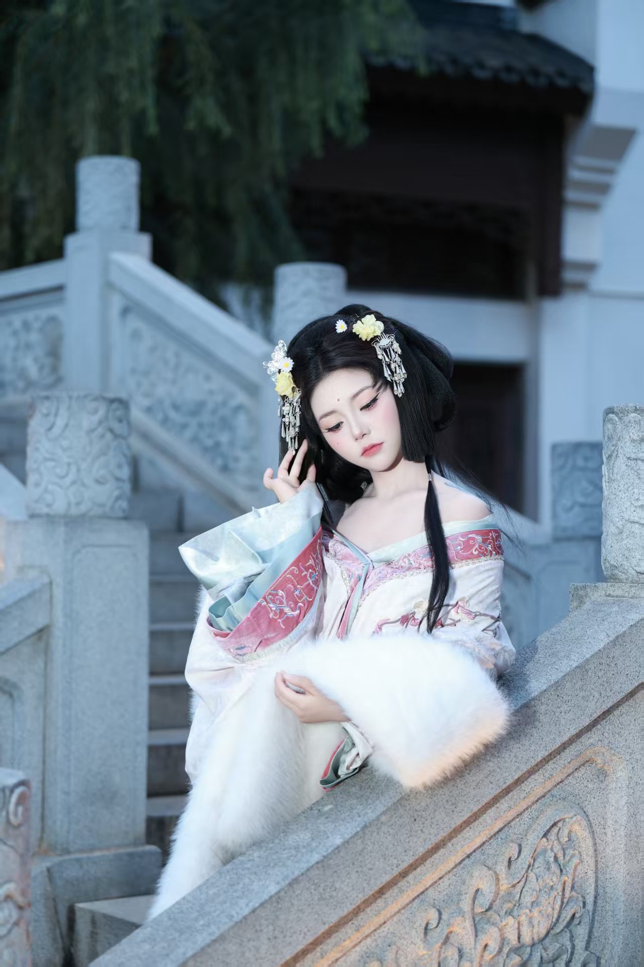 白色小唯 客片 1