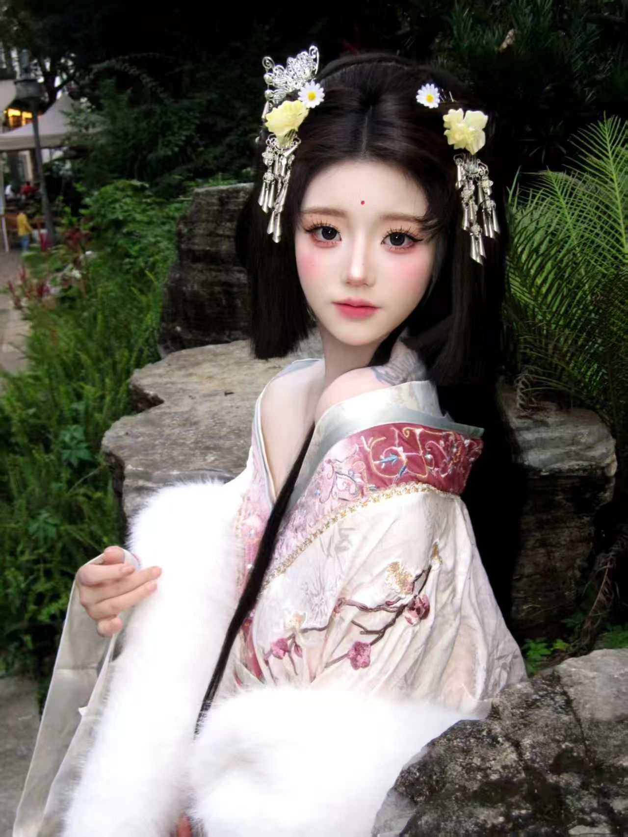 白色小唯 客片 1