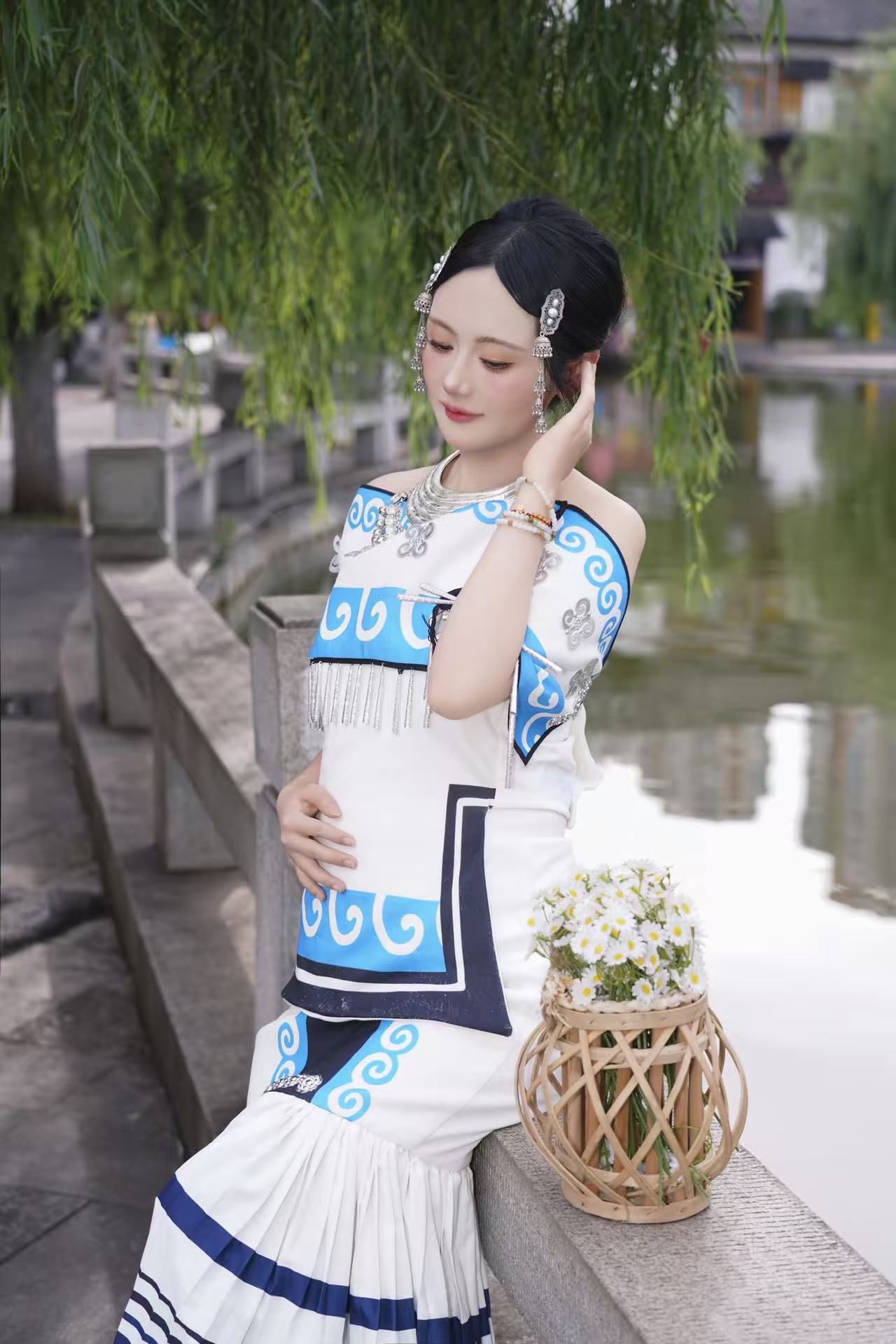 彝族孕妇 客片 2