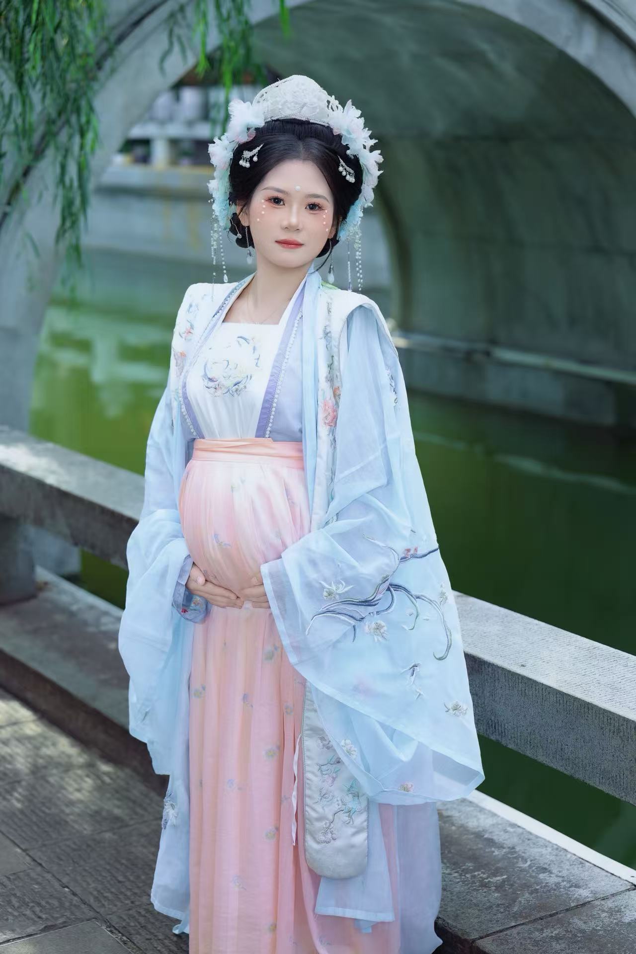宋制珍珠妆孕妇照 客片 1