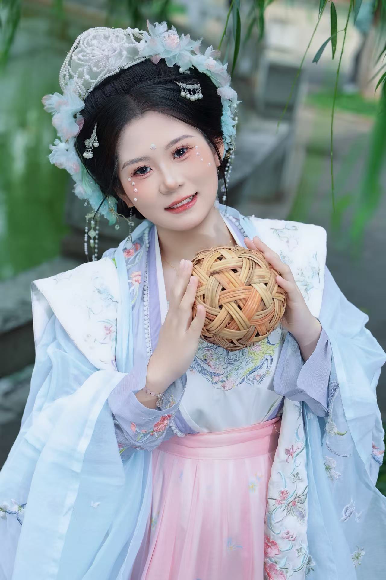 宋制珍珠妆孕妇照 客片 2
