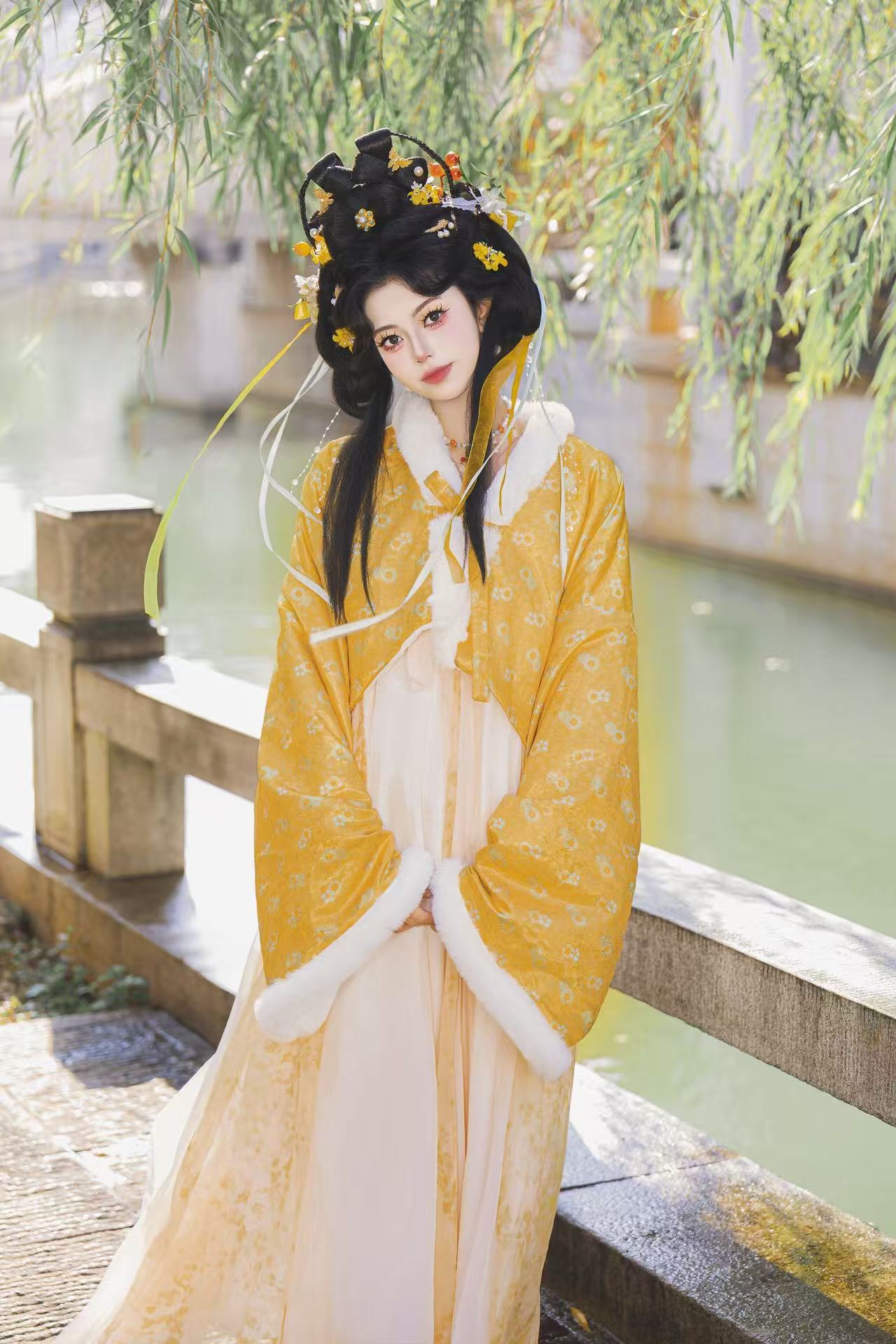 黄色小唐（高定） 客片 1
