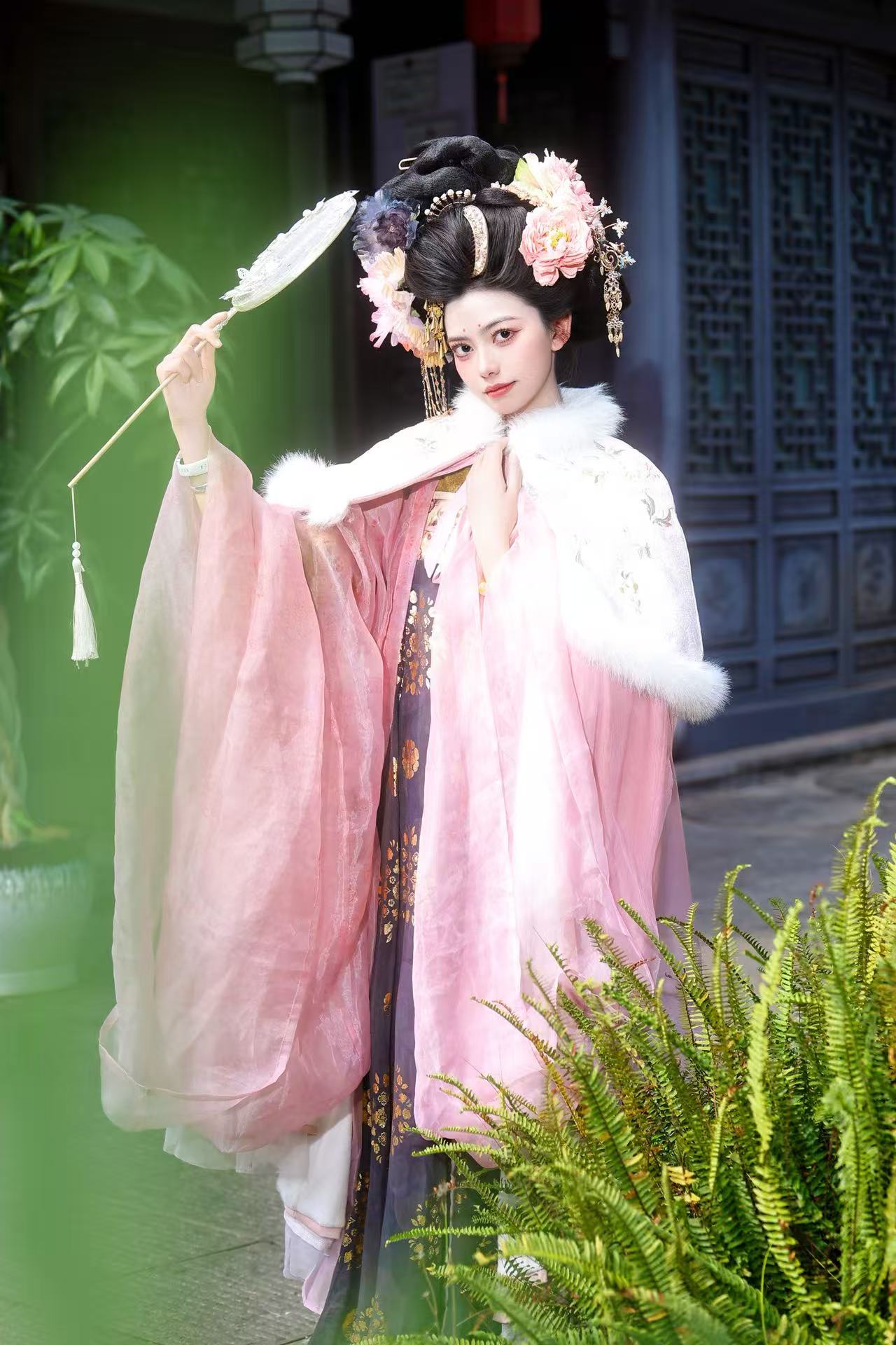 霓裳 客片 2
