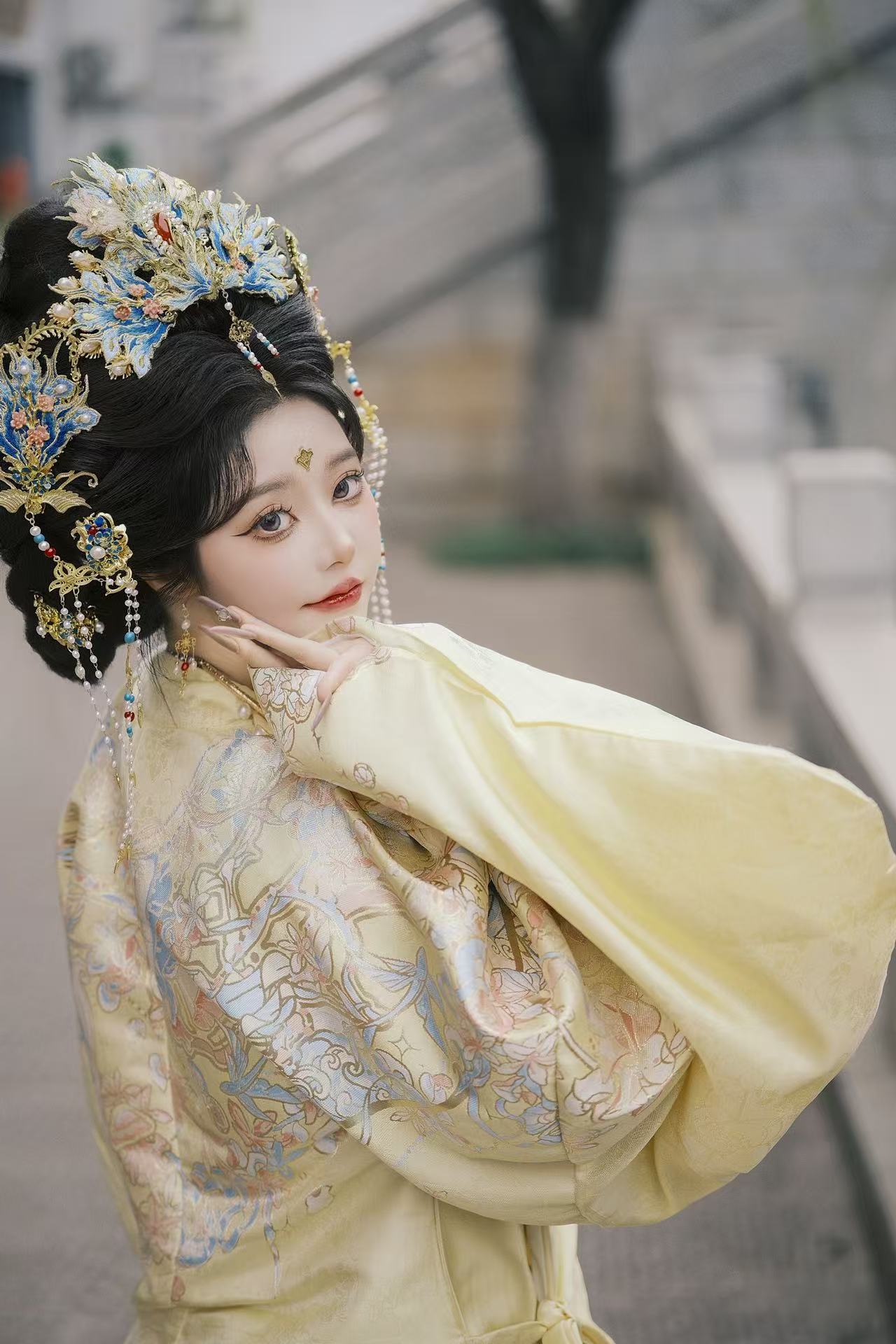 金色明制贵女 客片 3