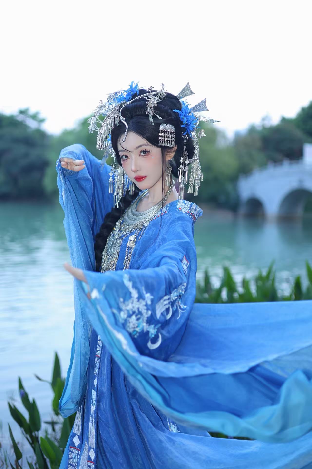 苗疆蛊女 客片 1