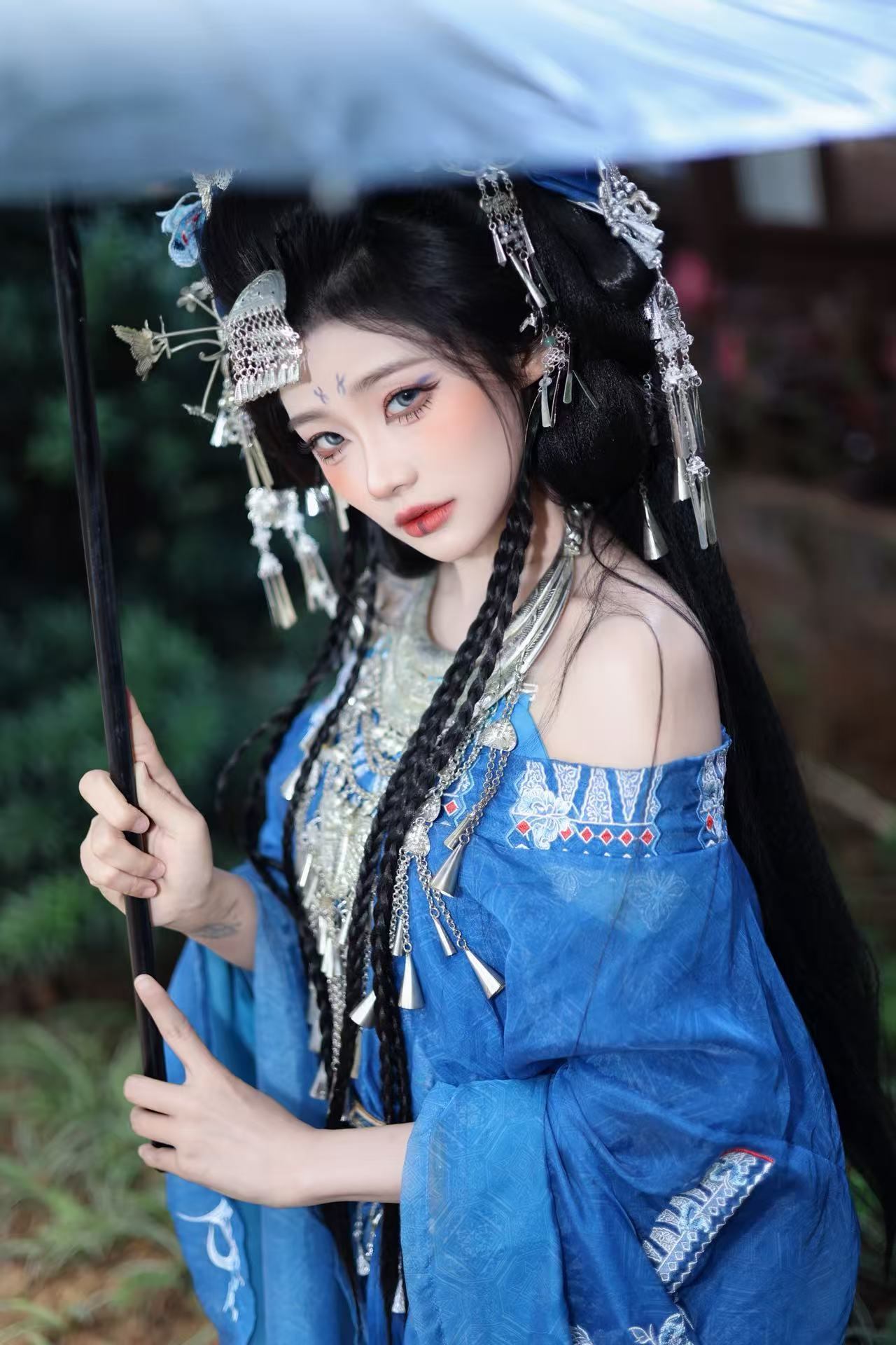 苗疆蛊女 客片 1