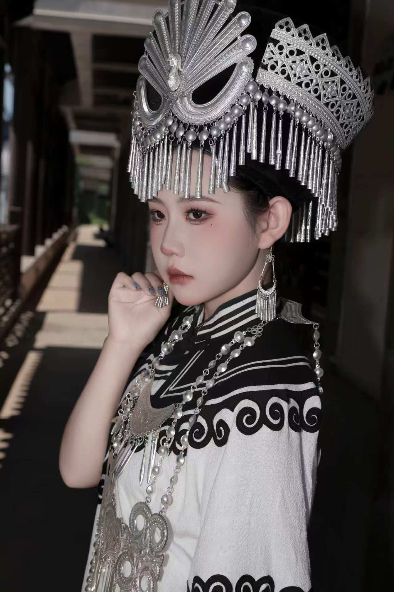 彝族大祭司 客片 2
